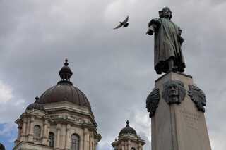 Oct. 9: The statue of Christopher Columbus towers over Columbus Circle in downtown Syracuse. Many Indigenous community members and allies petitioned and rallied against the racism and violence that Columbus represents, leading to Mayor Ben Walsh’s decision to remove the statue of Columbus and rename Columbus Circle.